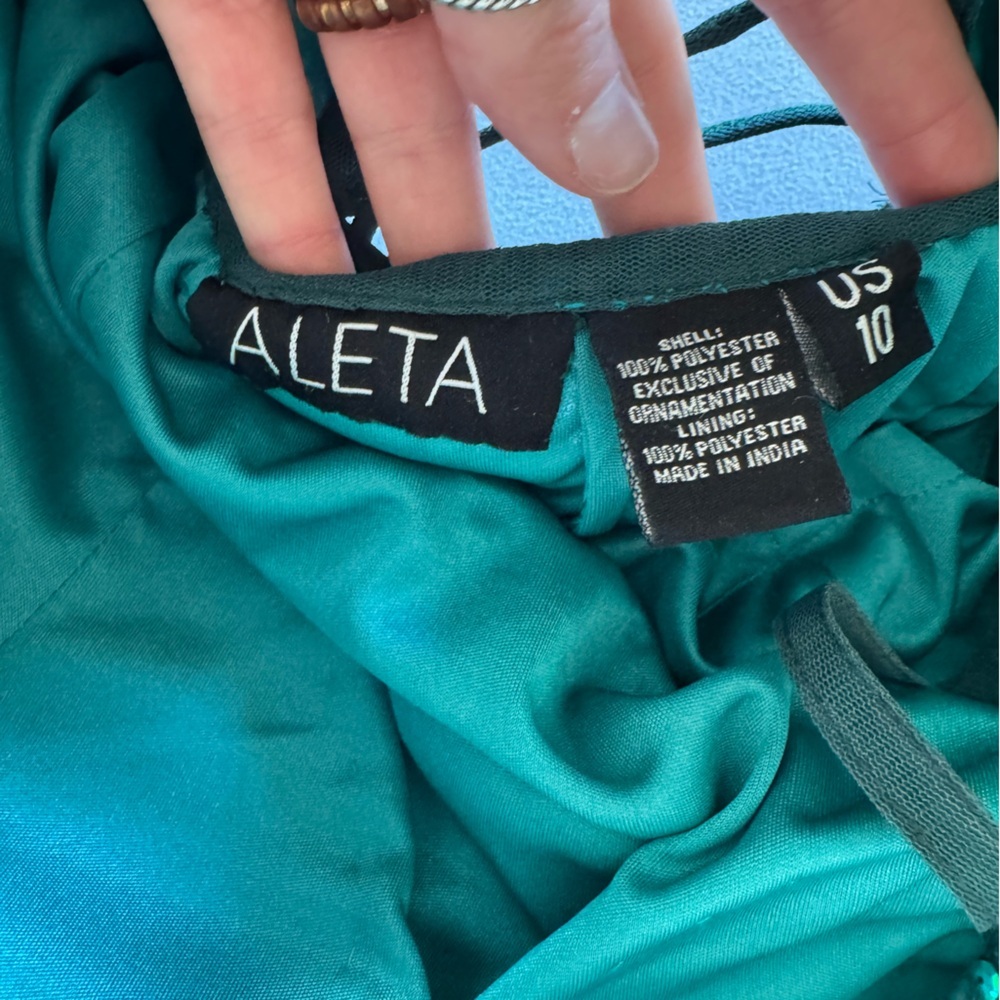 Aleta 668 Prom, Pageant, Formal Dress size 10 - Picture 3 of 4